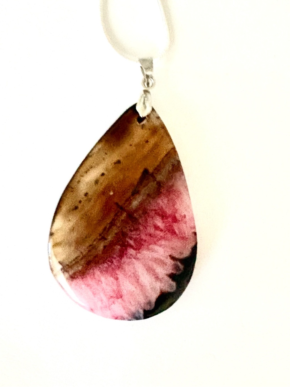 Beautiful, 2 inch, Druzy Geode, Agate pendant on a 20 inch, silver chain.